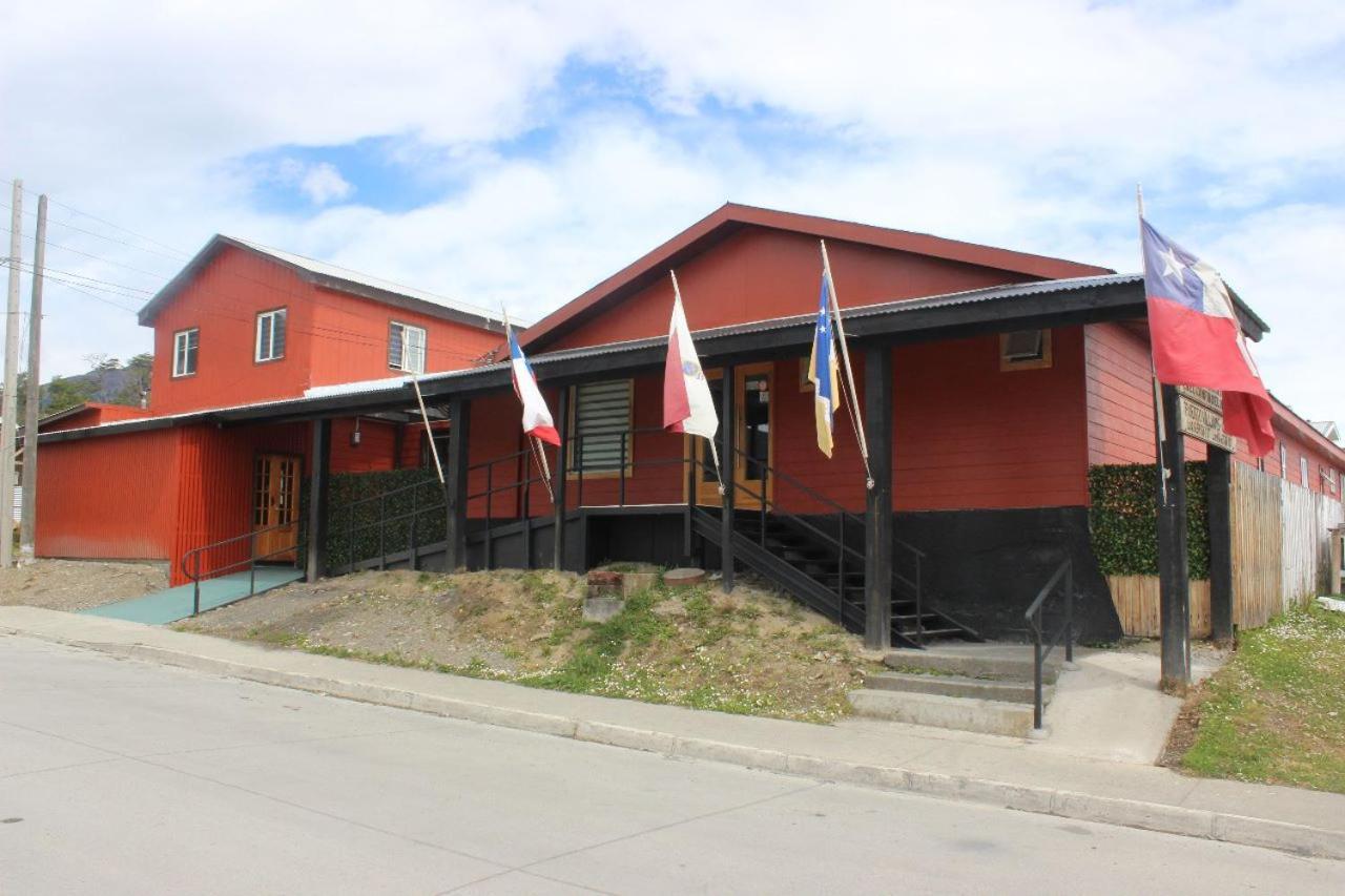 Hotel Forjadores Del Cabo De Hornos Puerto Williams Exterior photo